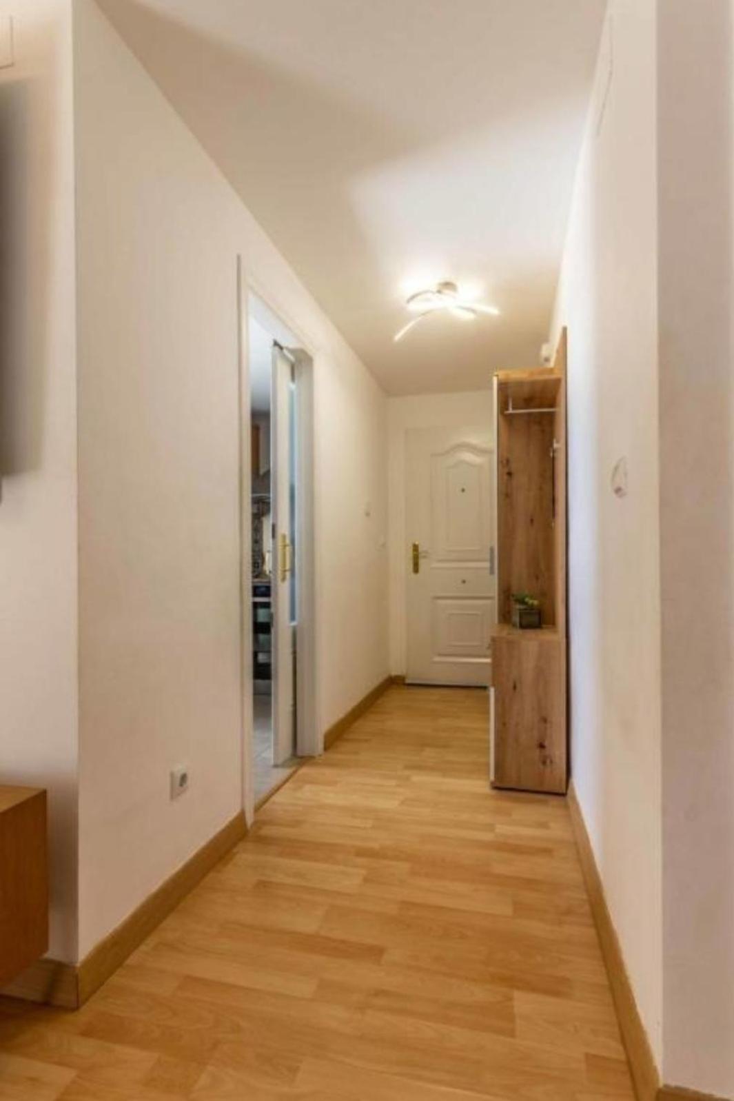 Apartament Costa *